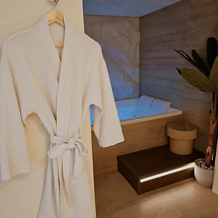 Villa Lumina, Clim, Spa, Cinema Prive
